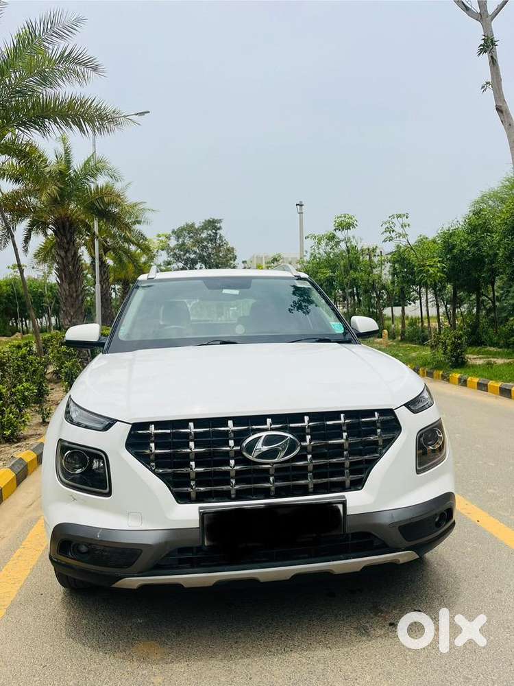 Hyundai Venue 2019 Diesel 72500 Km Driven