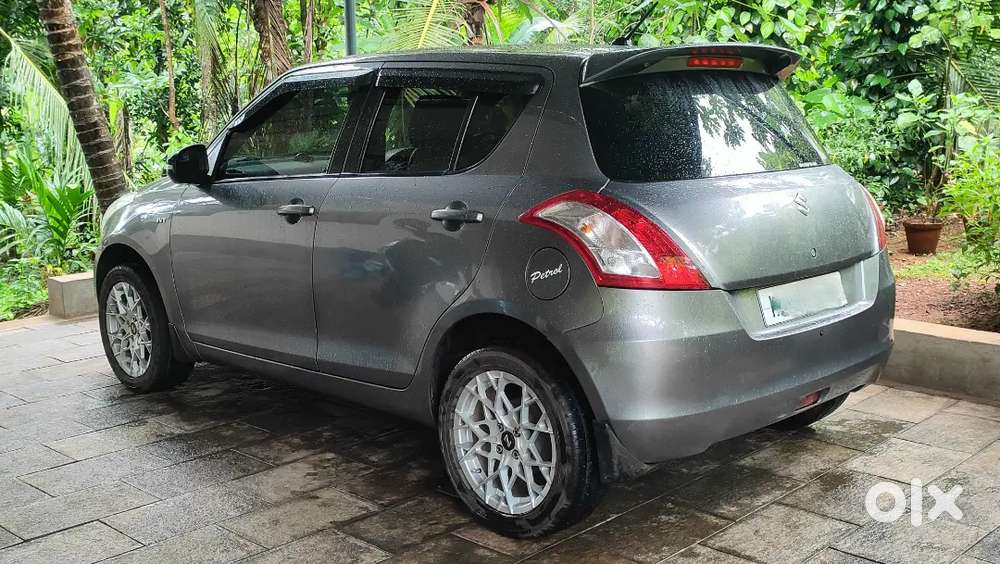 Maruti Suzuki Swift Vxi