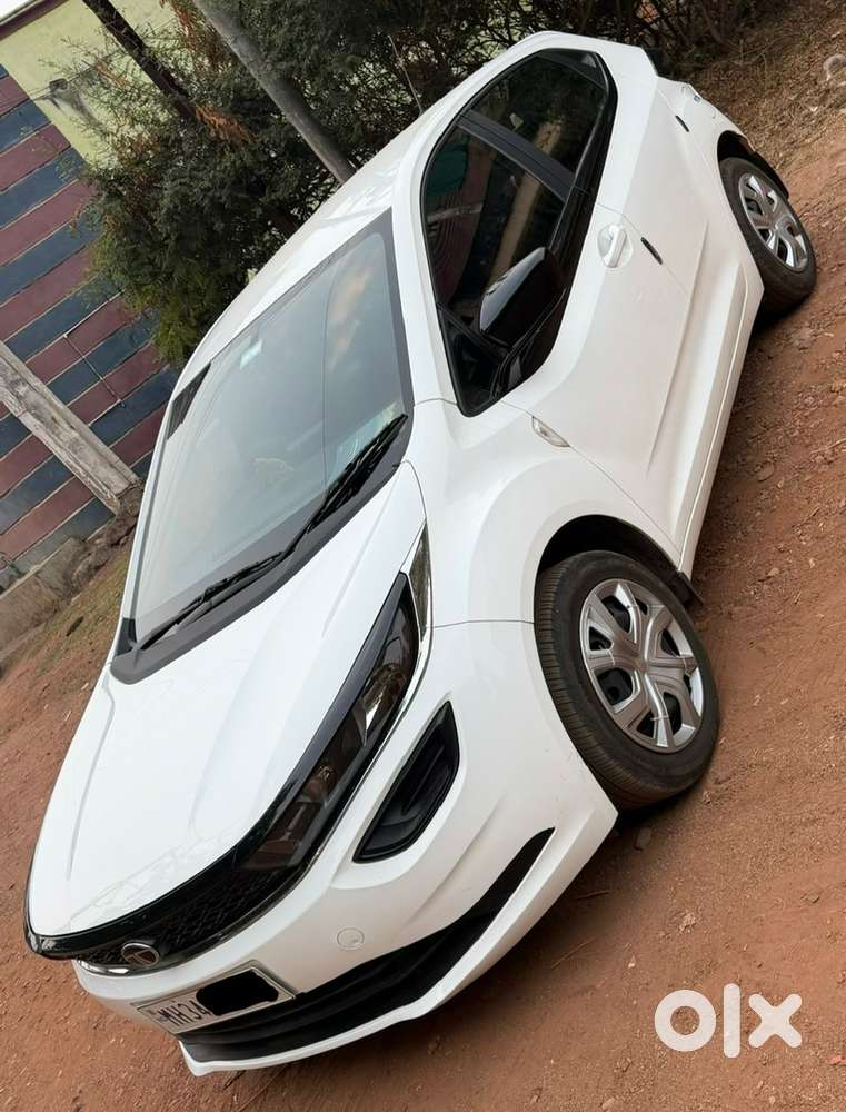 Tata Altroz 2025 Petrol New Condition