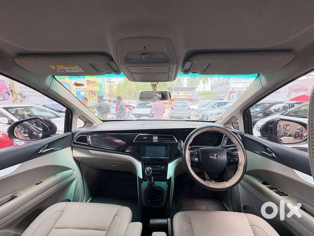 Mahindra Marazzo M8, 2018, Diesel