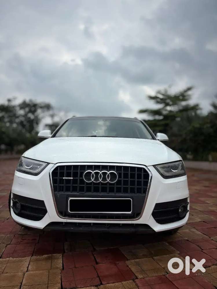 Premium & Catchy Luxury Audi Q3 Diesel Suv With  Panaromic Sunroof