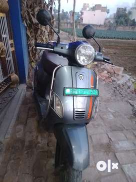 Battery scooty shop olx