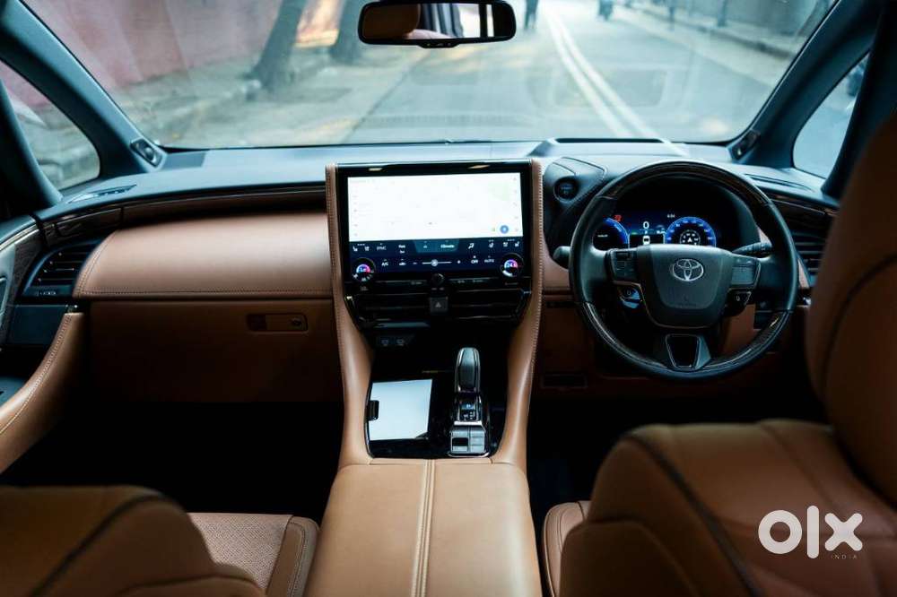 Toyota Vellfire Vip – Executive Lounge, 2024, Petrol