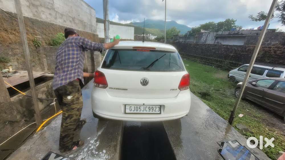 Volkswagen Polo 2013 Petrol 90000 Km Driven