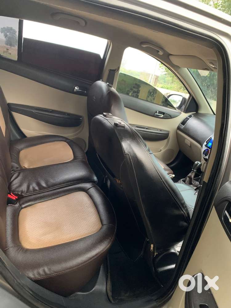 Hyundai I20 2013 83000 Km Driven  All Original New Tire Pure Petrol