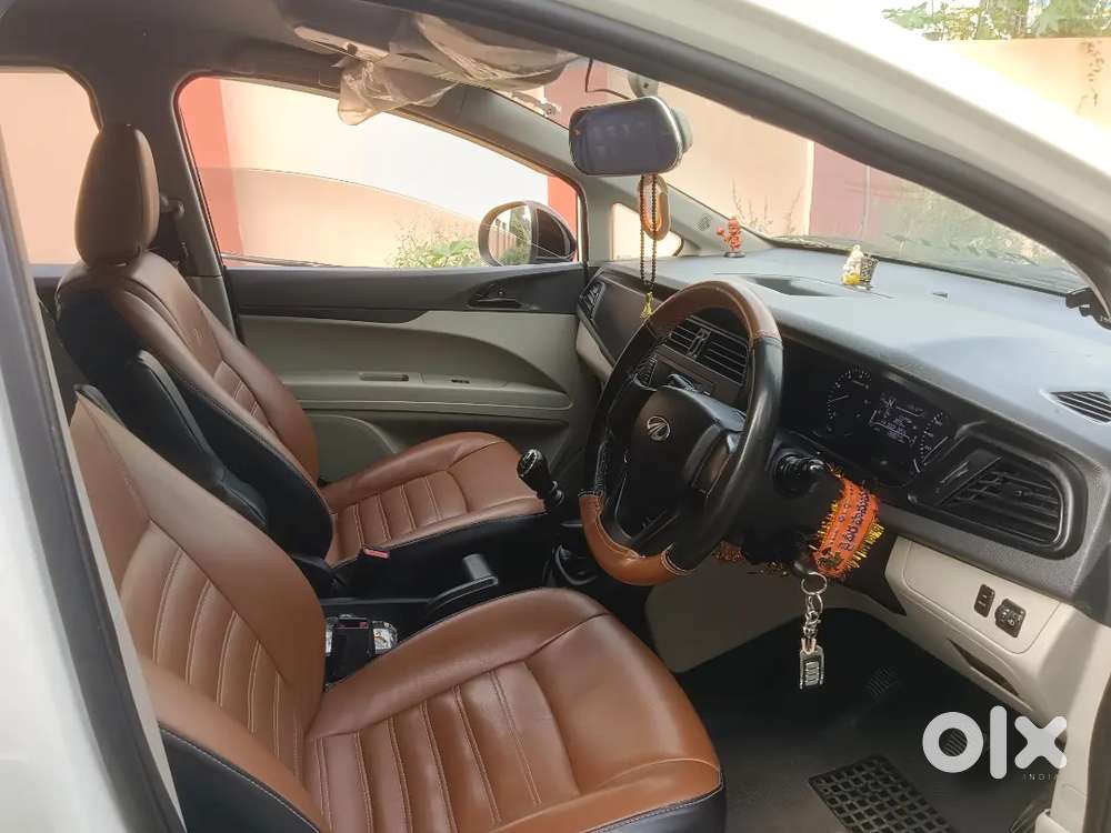 Mahindra Marazzo Diesel 2018 షోరూం Track