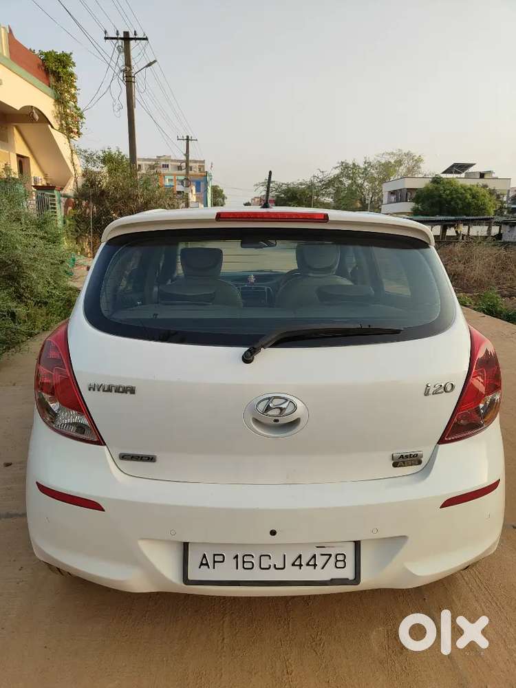 Hyundai I20 2013 Diesel 103000 Km Driven Well Maintained.