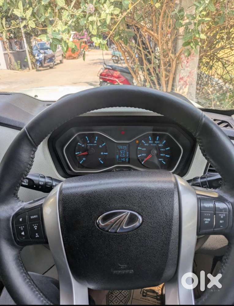 Mahindra Scorpio S11