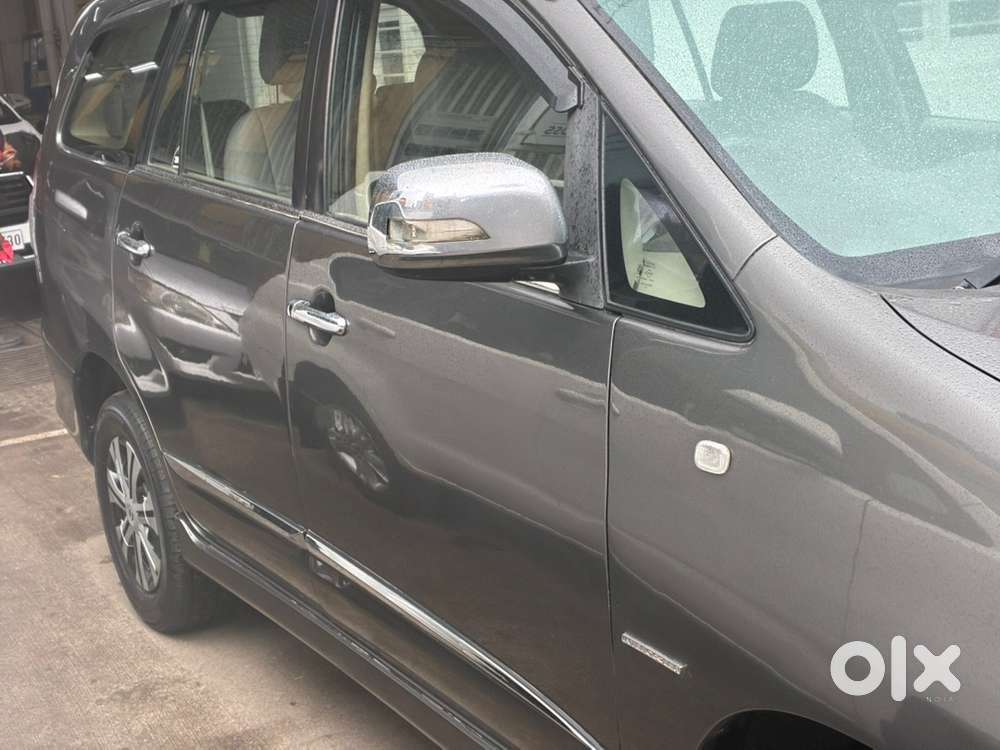 Toyota Innova 2013 Diesel 220000 Km Driven