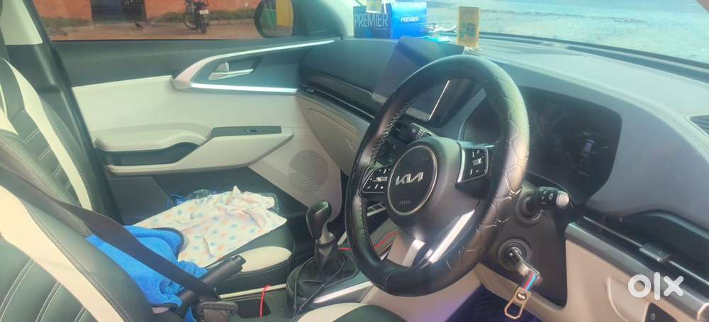 Kia Carens Petrol Manual 2025