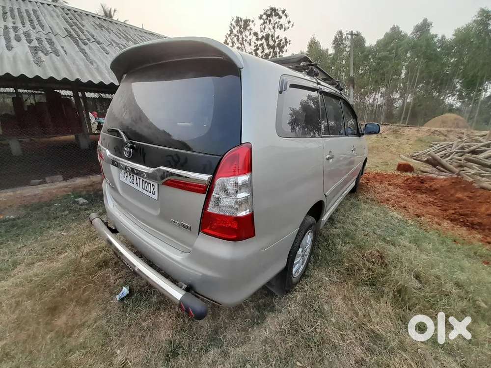 Toyota Innova 2011 Diesel 206000 Km Driven