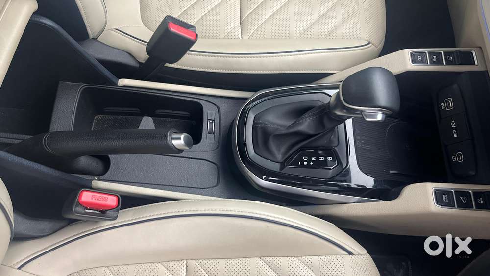 Kia Carens 1.4 Luxury Plus 6 Str, 2022, Petrol