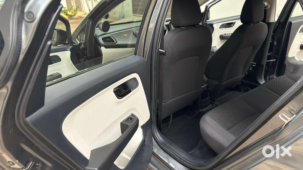 Tata Altroz Petrol Manual 2024