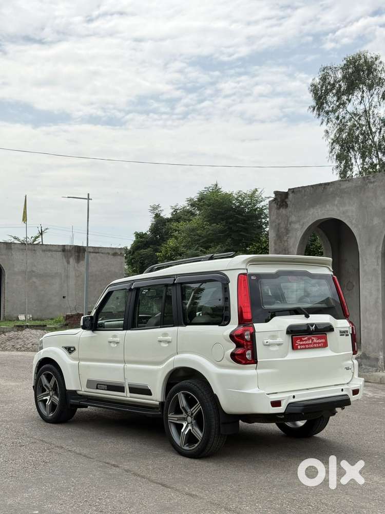 Mahindra Scorpio Classic 2.2 S 11 Mt 7 Str, 2023, Diesel