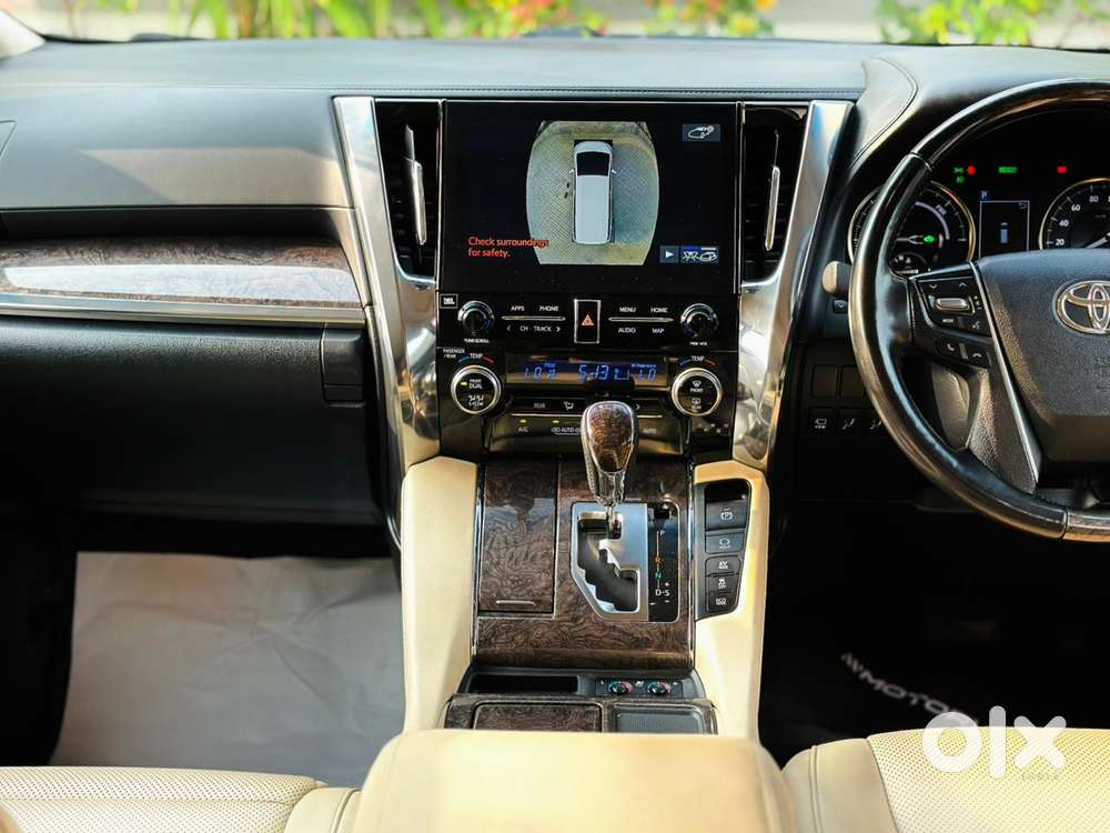 Toyota Vellfire 2.5 Executive Lounge, 2021, Petrol