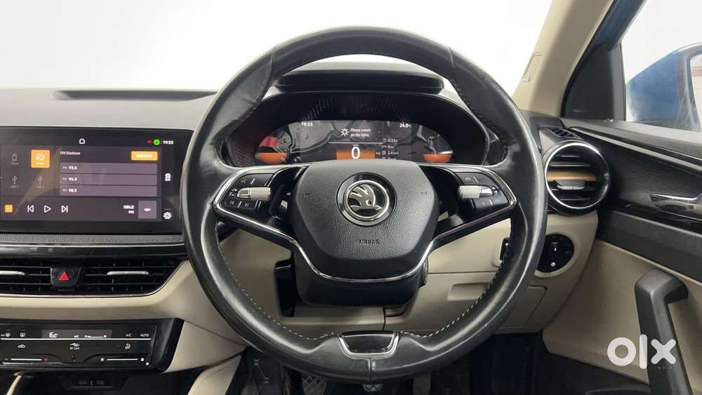 Skoda Slavia Style 1.0l Tsi Mt, 2022, Petrol