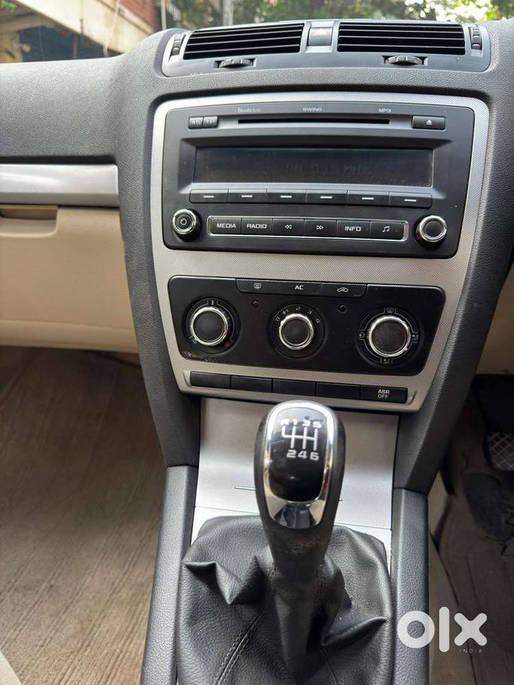 Skoda Laura 2011 Petrol 49000 Km Driven