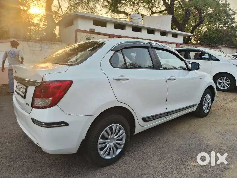Maruti Suzuki Dzire 2017 Diesel 90000 Km Driven