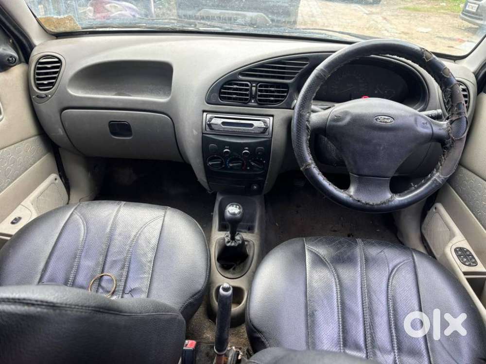 Ford Ikon 1.8 Zxi, 2004, Petrol