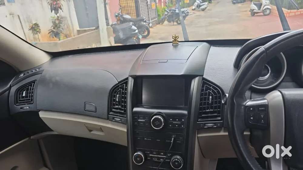 Mahindra Xuv500 2015 Diesel 165000 Km Driven
