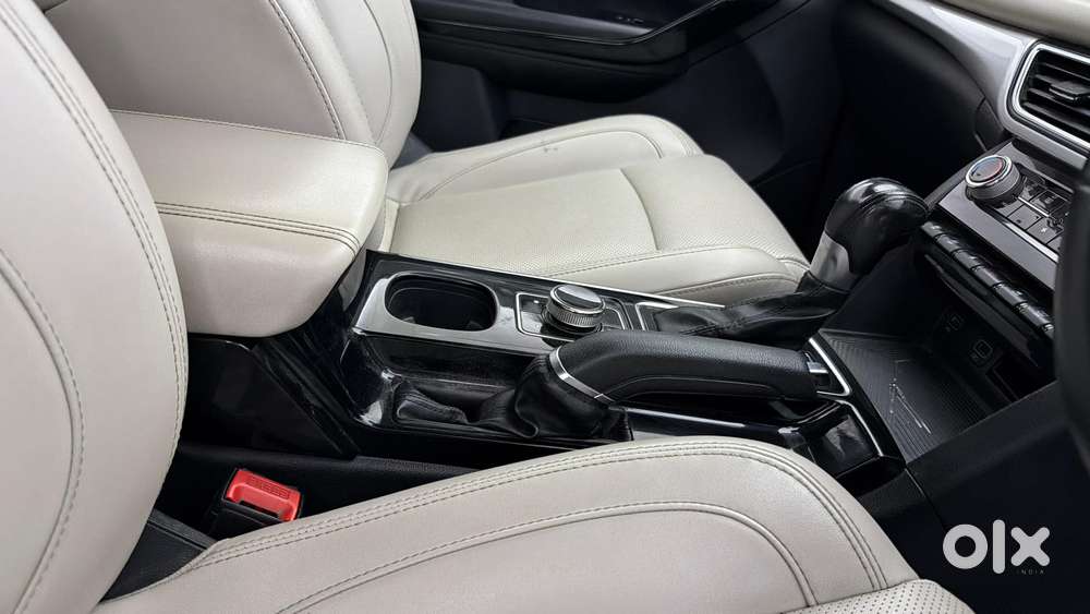 Mahindra Xuv700 2.0 Ax 7 Petrol At Str, 2022, Petrol