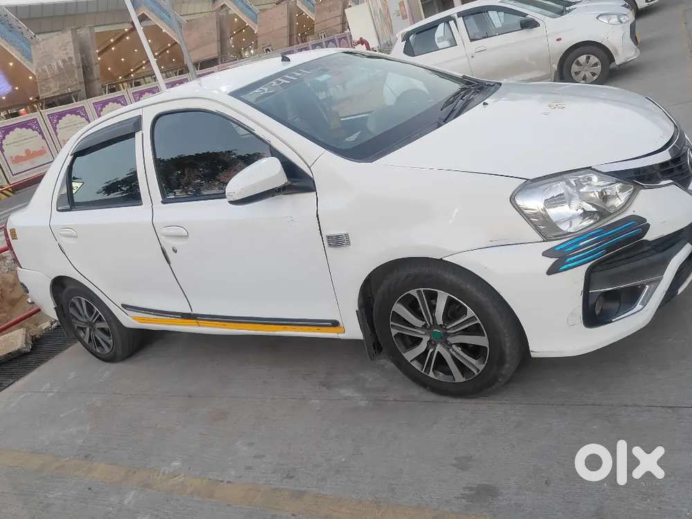 Toyota Etios Diesel  Sir Urgent Sell Kr Ni H Koi Bhai Le Na Cha Ta H T