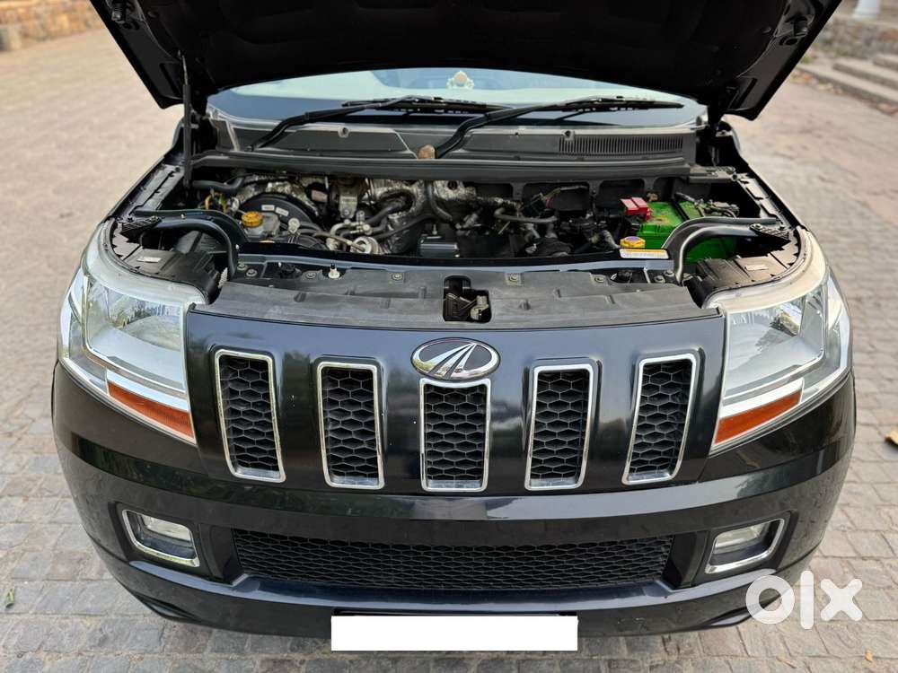 Mahindra Tuv 300 Mhawk100 T8 Dual Tone, 2017, Diesel