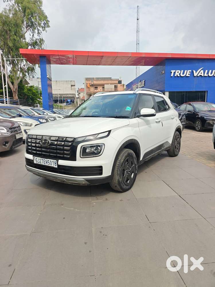 Hyundai Venue 1.2 S (o), 2025, Cng & Hybrids