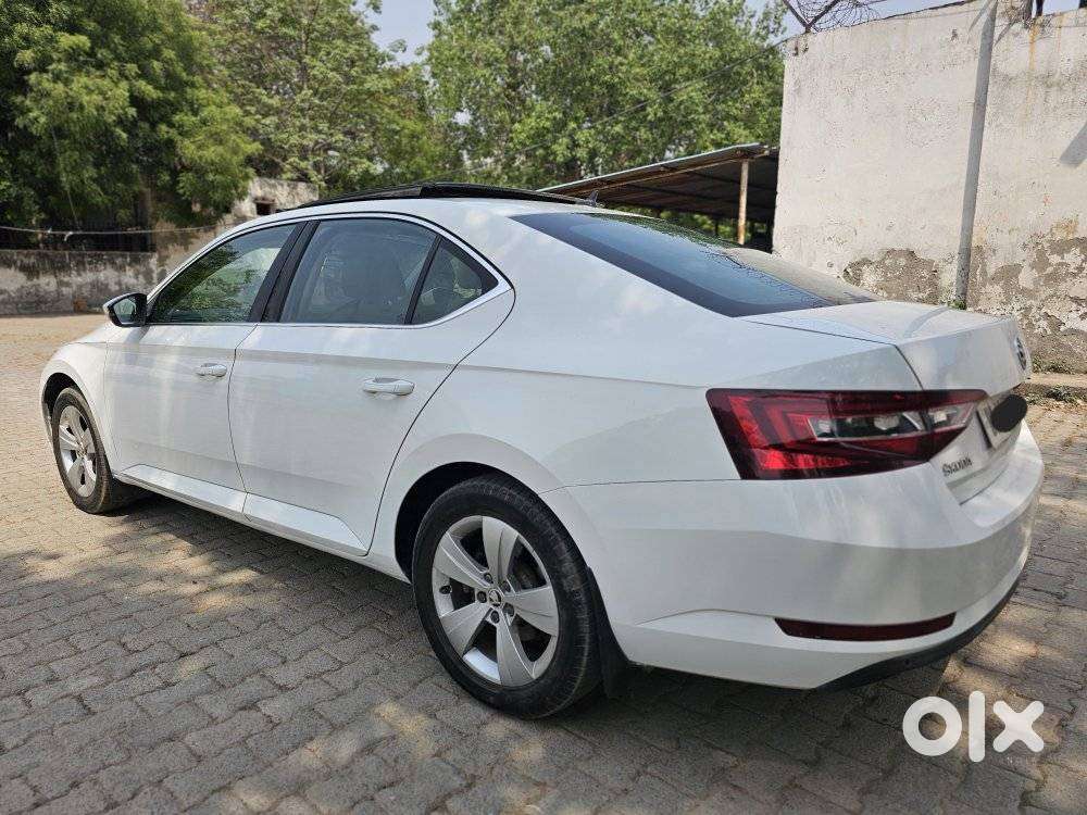 Skoda Superb Style 1.8 Tsi Mt, 2018, Petrol