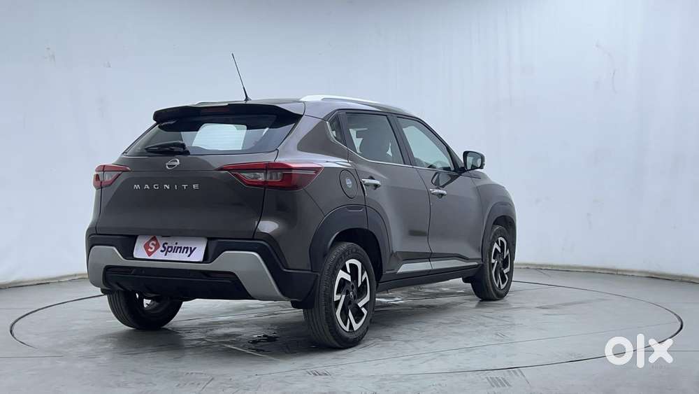 Nissan Magnite 1.0 Xv Premium, 2021, Petrol