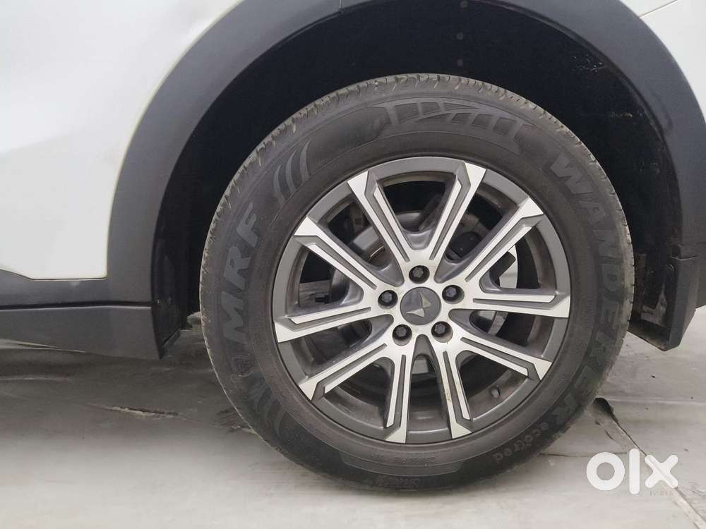 Mahindra Xuv700 2.0 Ax 7 Petrol At Luxury Pack Str, 2023, Petrol