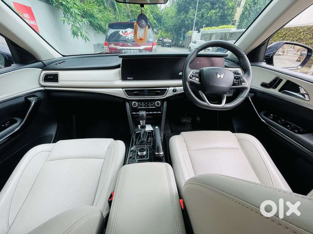 Mahindra Xuv700 2.2 Ax 7 Diesel At Str, 2023, Diesel