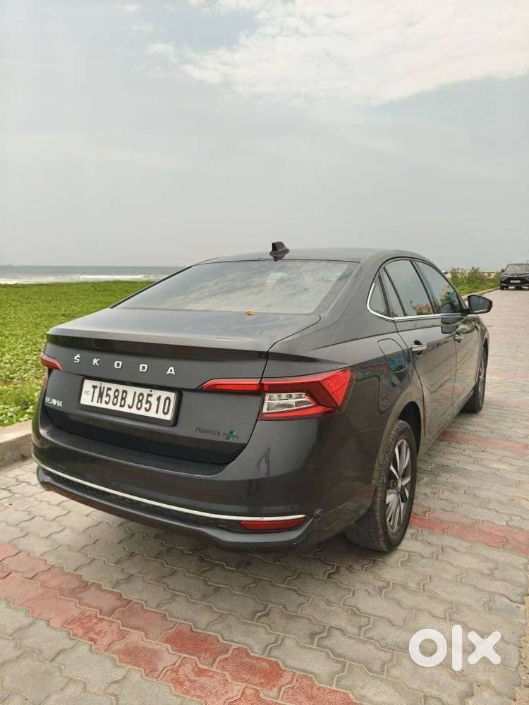 Skoda Slavia Style 1.0l Tsi Mt, 2023, Petrol