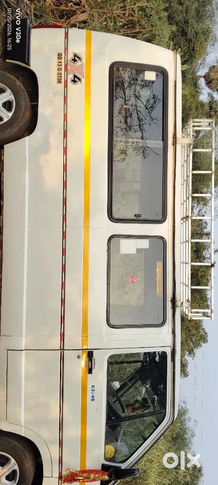 Tata Winger Deluxe 2017