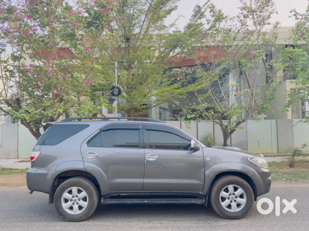 Toyota Fortuner 2010