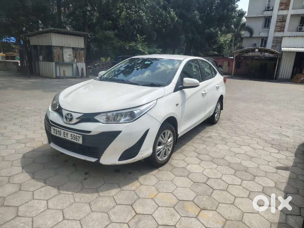 Toyota Yaris J Cvt, 2020, Petrol