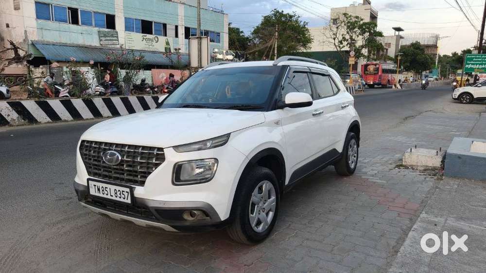 Hyundai Venue 1.2 S (o), 2020, Petrol