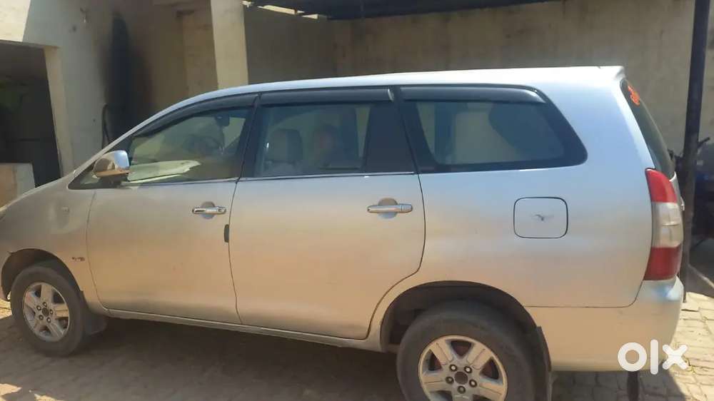 Toyota Innova 2.5 V Well Maintained Mint Condition With Powerful Ac
