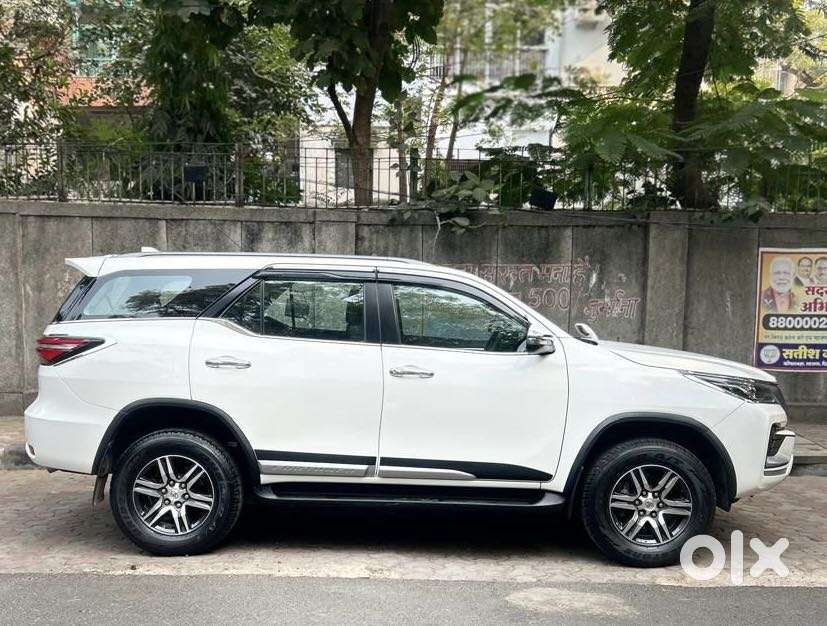 Toyota Fortuner [2021-ongoing] 2.7 2wd Petrol At, 2023, Petrol