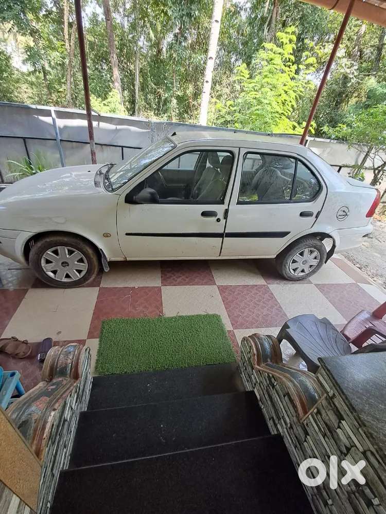 Ford Ikon 2004 Petrol 86057 Km