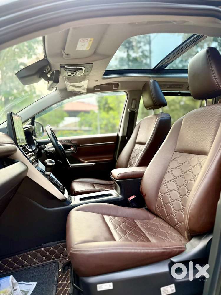 Toyota Innova Hycross 2.0 Zx (o) Hybrid 7 Str, 2025, Petrol