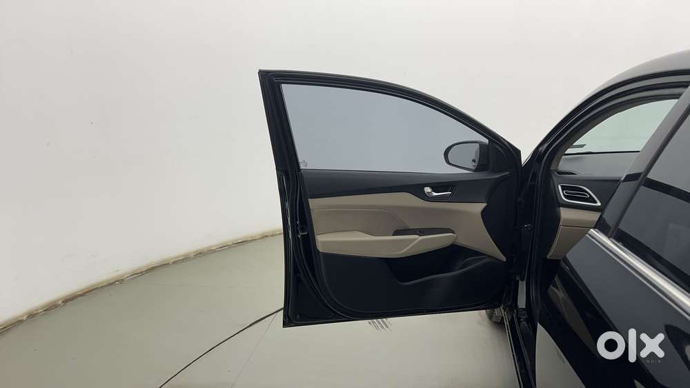 Hyundai Verna 1.5 Sx Ivt, 2022, Petrol