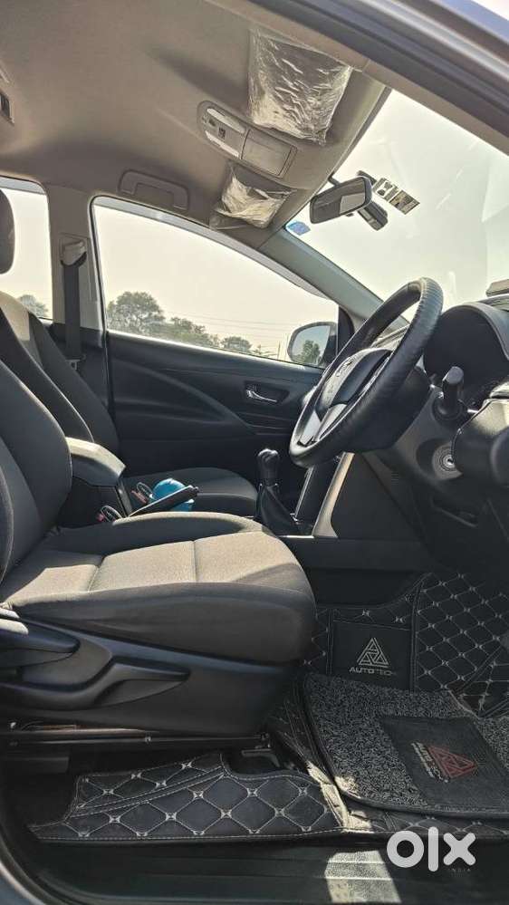 Toyota Innova Crysta [2020-ongoing] 2.7 Gx Mt 8 Str, 2024, Diesel