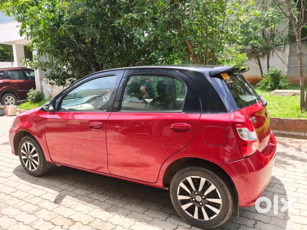Toyota Etios Liva V Dual Tone, 2018, Petrol