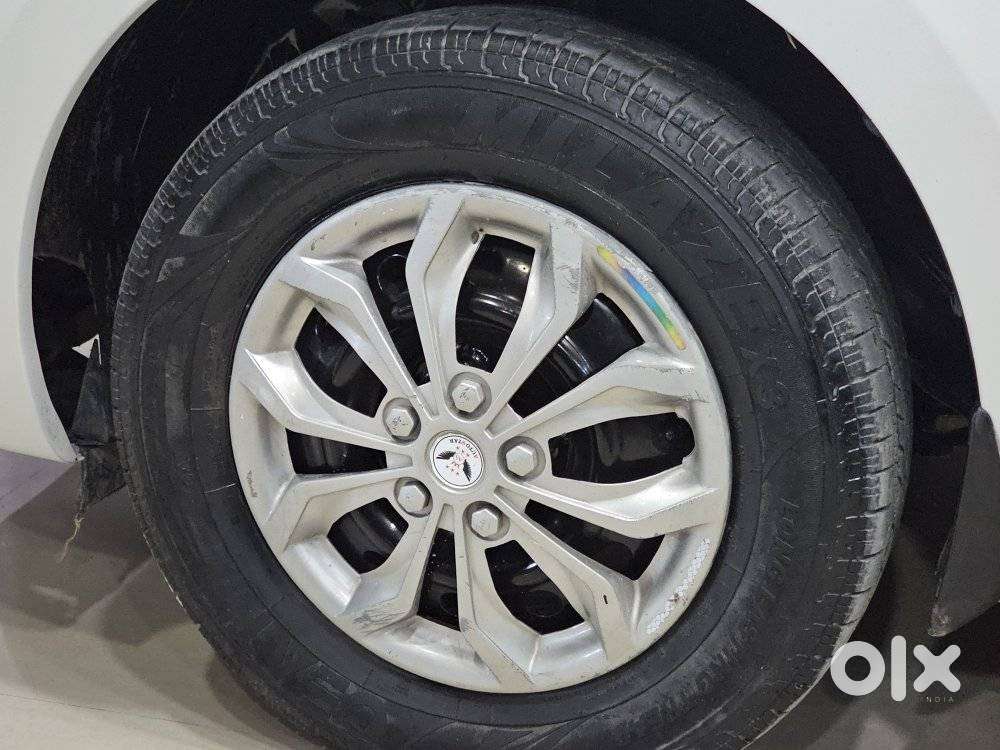 Maruti Suzuki Dzire Vxi Ags, 2022, Petrol