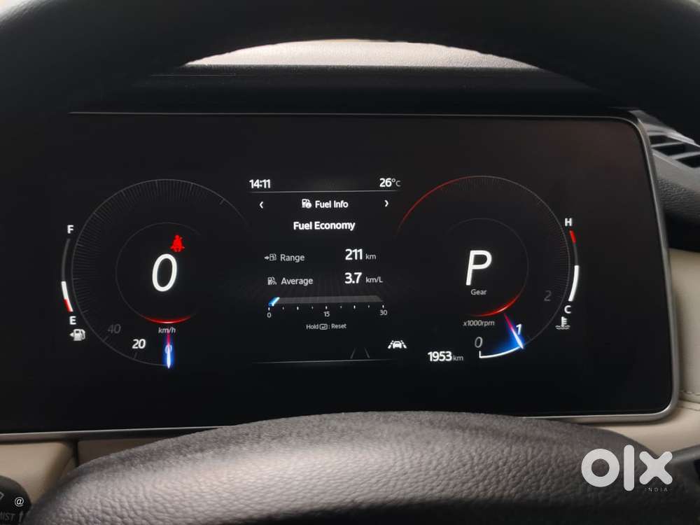 Mahindra Xuv700 2.0 Ax 7 Petrol At Str, 2024, Petrol