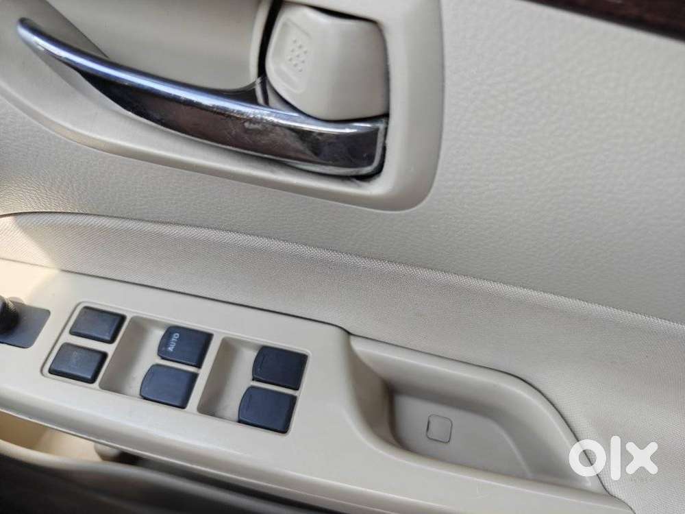 Maruti Suzuki Swift Dzire 1.2 Vxi Bsiv, 2012, Petrol