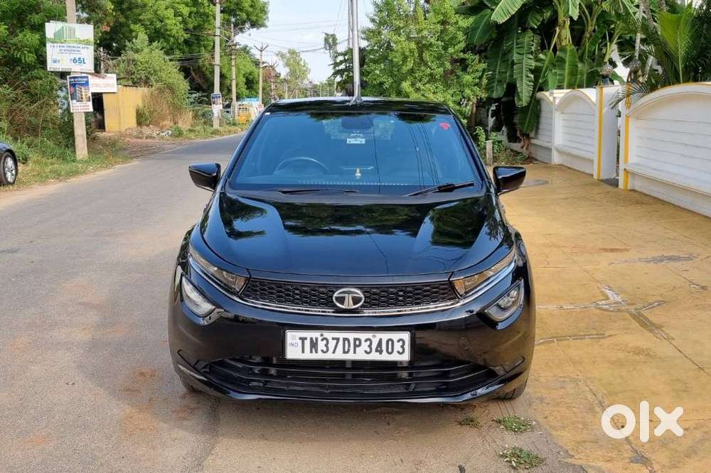 Tata Altroz 1.2 Xza Plus Dark Edition Dct, 2022, Petrol
