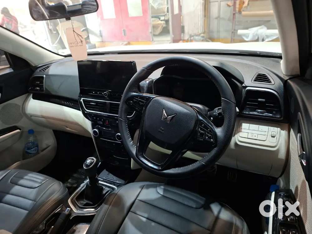 Mahindra Xuv 3xo 2025 Petrol 2500 Km Driven