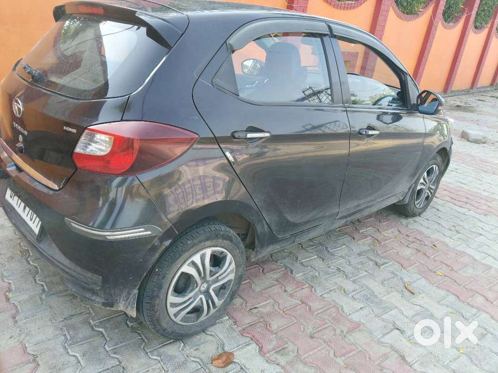 Top Model.       No Dant Clean Car